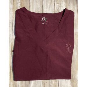 NWT  GT PERFORMANCE Size 2X Burgundy Scrub Top Rhinestone Breast‎ Cancer Ribbon